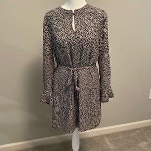 Loft Black & White Floral long sleeve dress, size Petite XSmall.